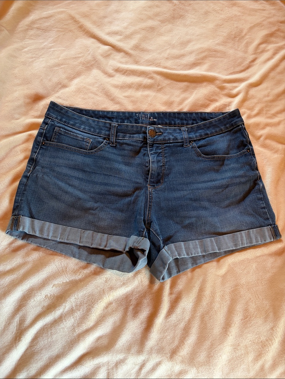 Women’s Rolled Cuff Denim Shorts